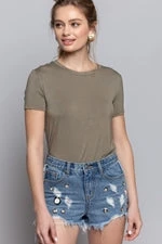TOP ROUNDED NECK TEE 3 TOP ROUNDED NECK TEE