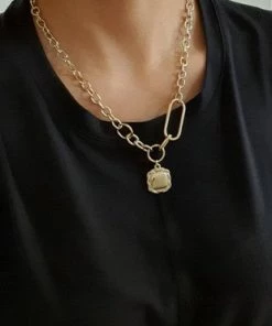 ALL MOMENTS CHAIN LINK NECKLACE