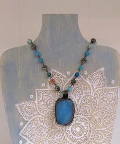 MELANIA CLARA STONE BEAD NECKLACE