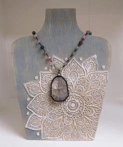 MELANIA CLARA STONE BEAD NECKLACE