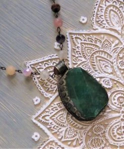 MELANIA CLARA STONE BEAD NECKLACE