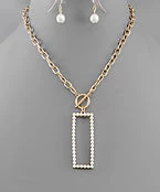GOLDEN STELLA RECTANGLE PEARL TOGGLE NECKLACE