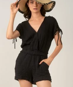 ELAN PILLOW ROMPER SHORTS SET