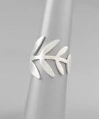 GOLDEN STELLA RINGS SCRATCHED LEAF RING