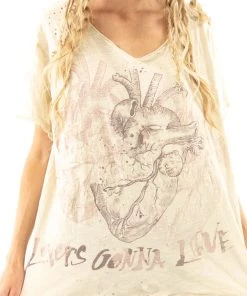 MAGNOLIA PEARL TOP 1155-LOVERS GONNA LOVE TSHIRT-JUNE 22