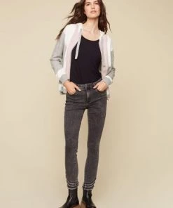 CHARLIE B FRAYED HEM DENIM PANT