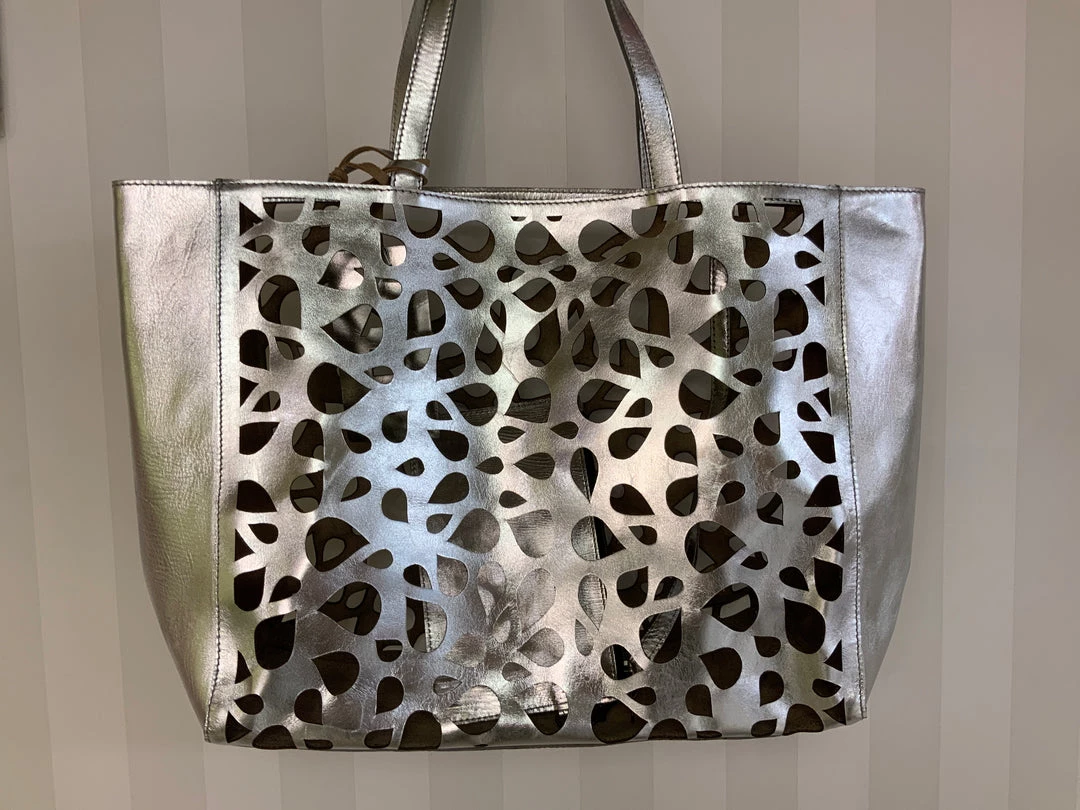 YADY BY VUMBI HANDBAGS/LUGGAGE LEATHER LASER CUT HANDBAG 1 YADY BY VUMBI HANDBAGS/LUGGAGE LEATHER LASER CUT HANDBAG