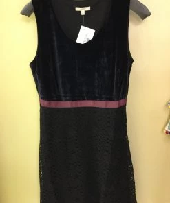 MYSTREE DRESSES VELVET AND LACE DRESS