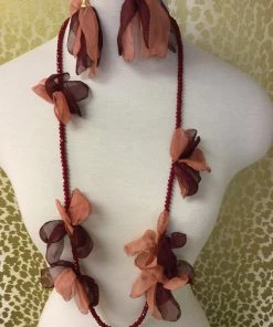 RUSH NECKLACES RED FLOWER BEADED NECKLACE